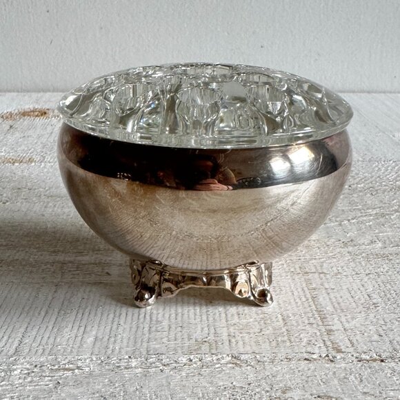 Vintage Silver Plated Small Bowl with Glass Flower Frog Insert - Picture 1 of 8